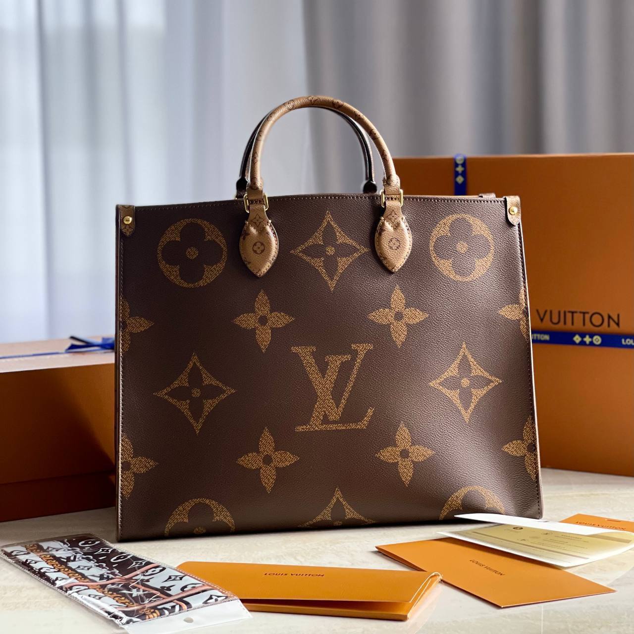 Сумка Louis Vuitton Onthego MM monogram