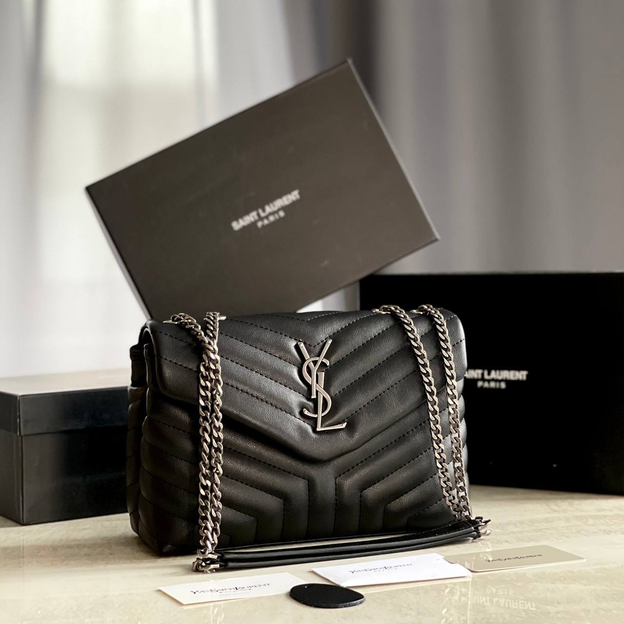 Saint Laurent Black Leather Loulou