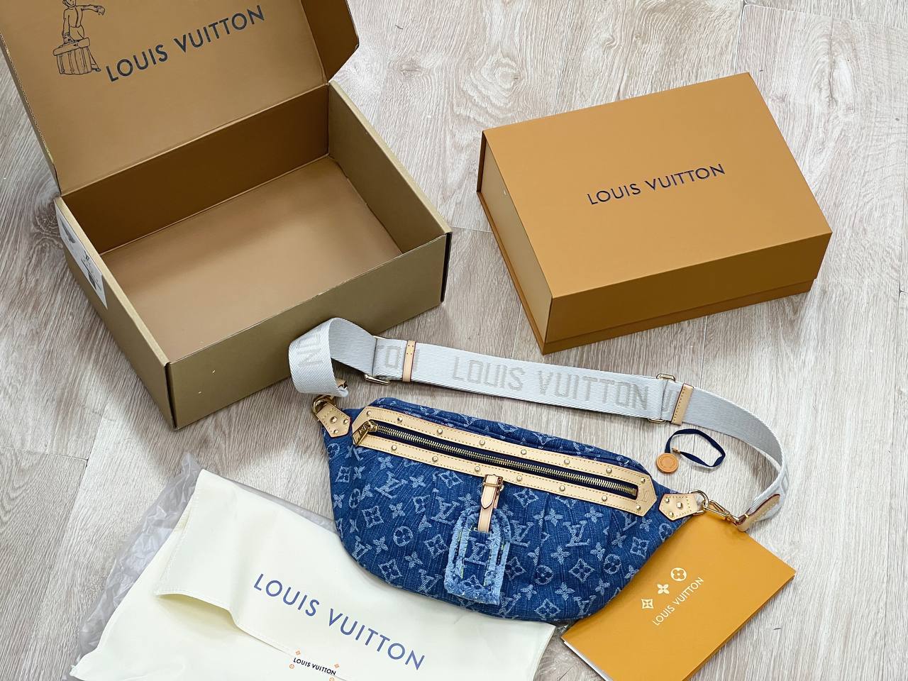 Сумка Louis Vuitton поясная