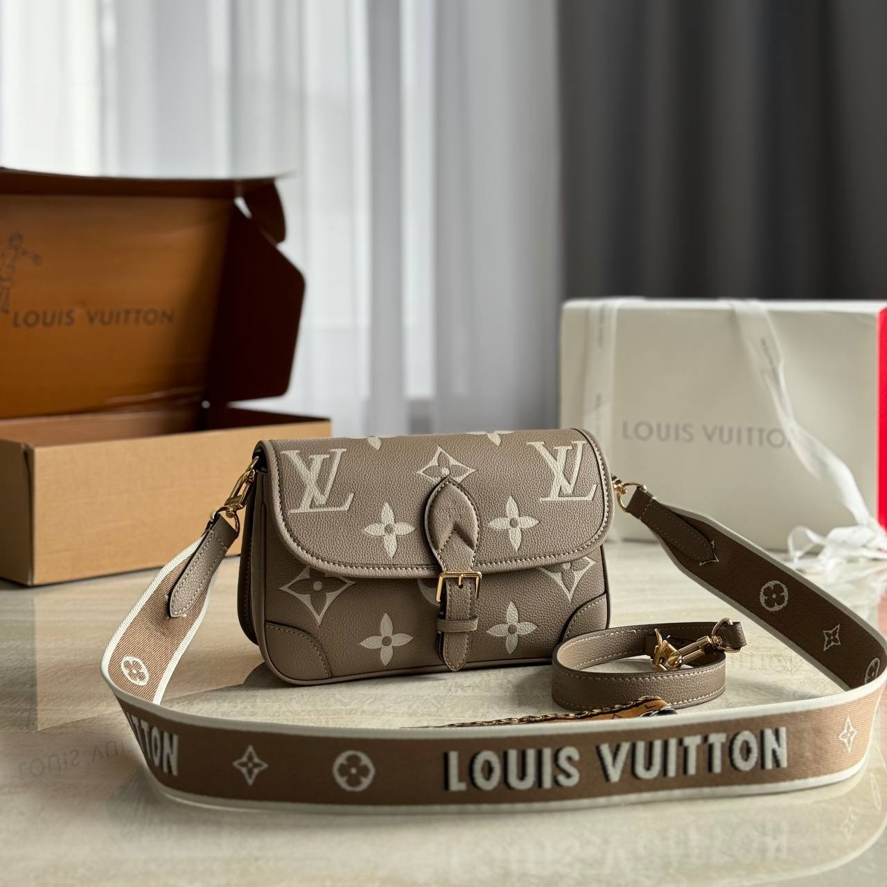 Сумка LOUIS VUITTON Diane