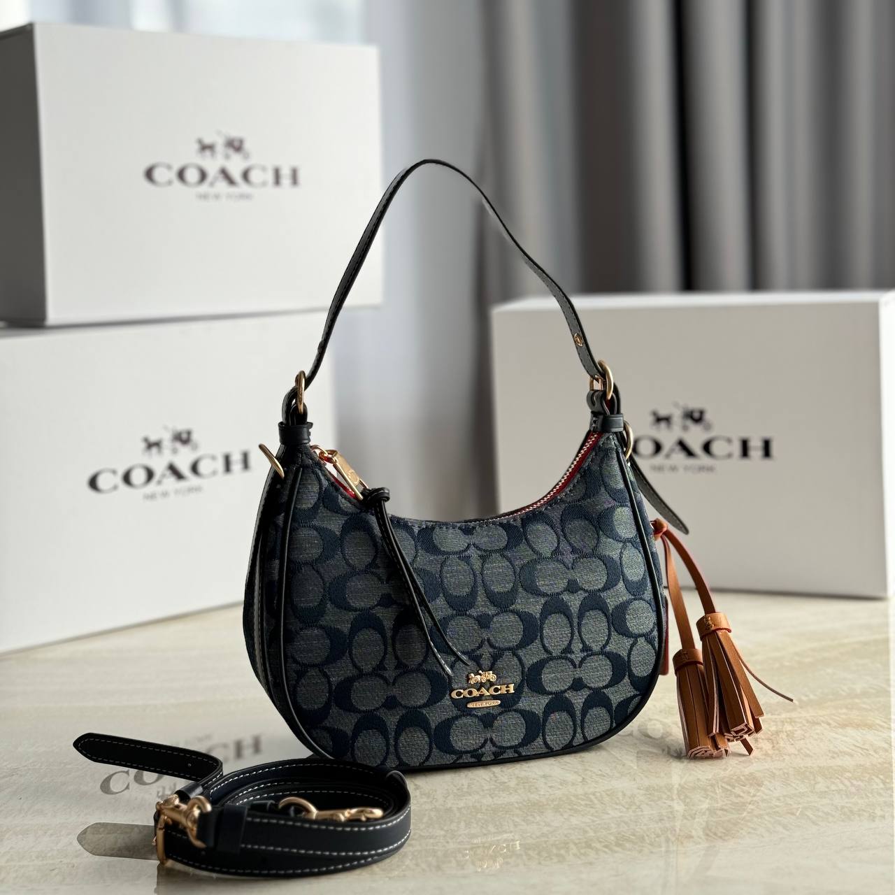 Сумка Coach Kleo Hobo Chambray